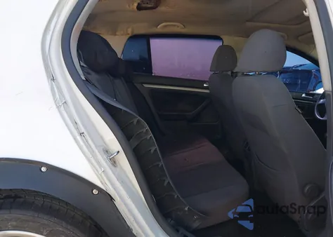 2007 Volkswagen Rabbit 4-Door z USA, uszkodzony, nr VIN WVWDS71K97W266581